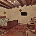 Szálloda Shoestring Cave House 2*