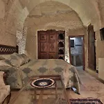 Szálloda Shoestring Cave House