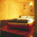 Shoestring Cave House