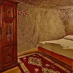 Shoestring Cave House Otel 2*