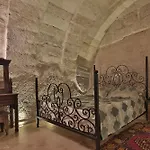 Otel Shoestring Cave House
