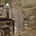 Hotel Shoestring Cave House 2*