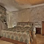 Shoestring Cave House 2*