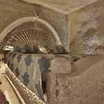 Hotel Shoestring Cave House