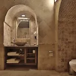 Hotel Shoestring Cave House 2*