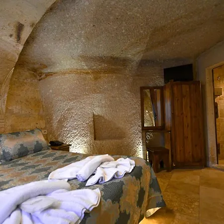 Hotel Shoestring Cave House