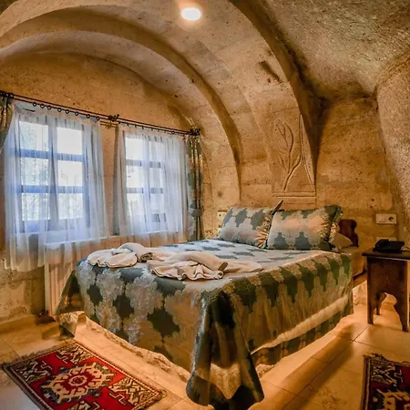 Hotel Shoestring Cave House 2*