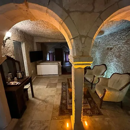 Shoestring Cave House 2*