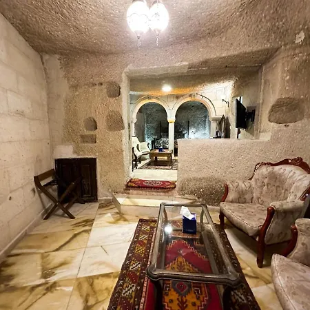 Hotel Shoestring Cave House