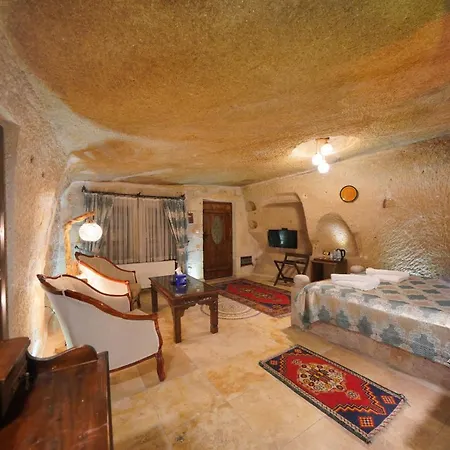 Shoestring Cave House Hotel 2*