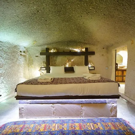 Shoestring Cave House 2*