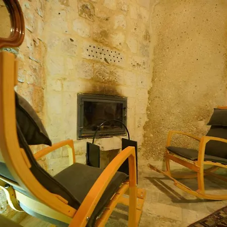 Shoestring Cave House 2*