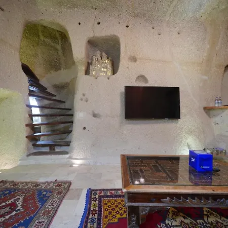Hotel Shoestring Cave House 2*