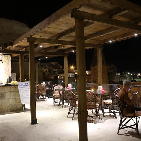 Hotel Shoestring Cave House
