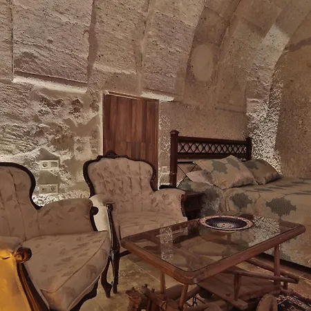 Shoestring Cave House Hotel 2*