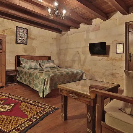 Hotel Shoestring Cave House