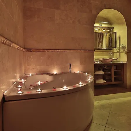 Hotel Shoestring Cave House 2*