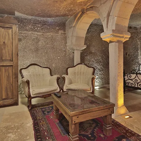 Hotel Shoestring Cave House