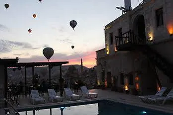 Shoestring Cave House Hotel 2*