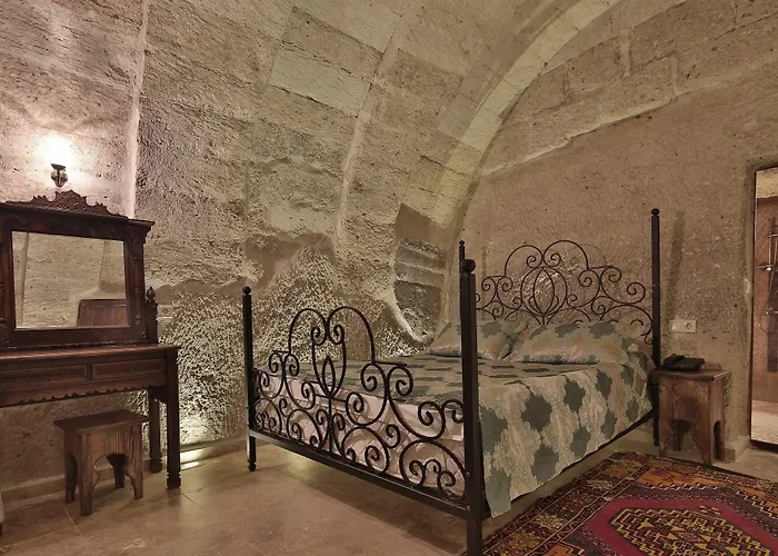 Hotel Shoestring Cave House