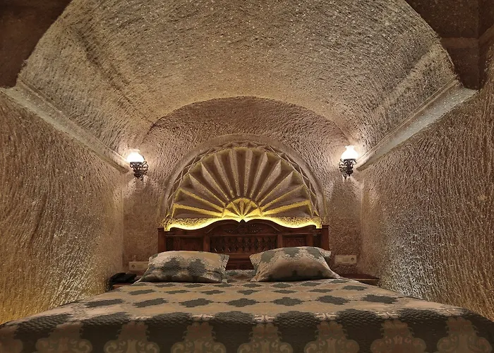 Shoestring Cave House Hotel 2*