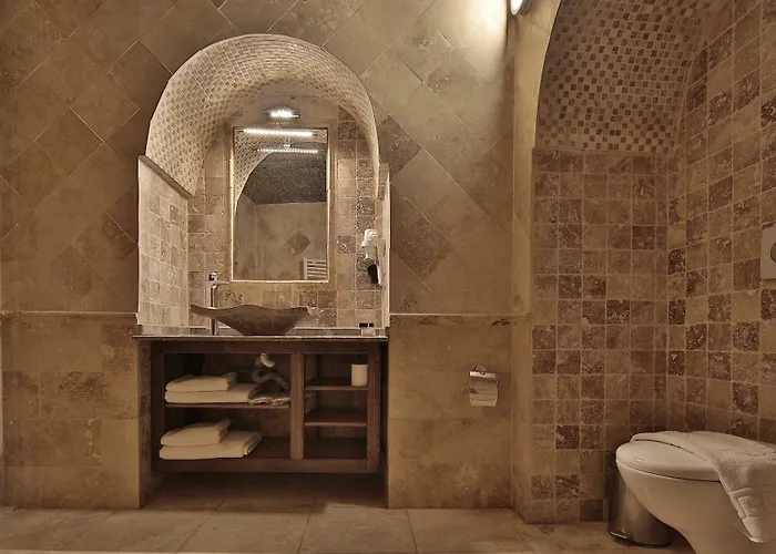 Hotel Shoestring Cave House 2*