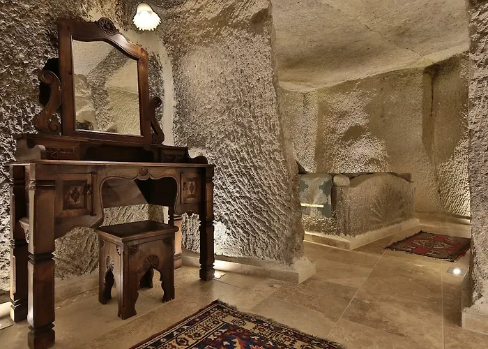 Shoestring Cave House Hotel 2*